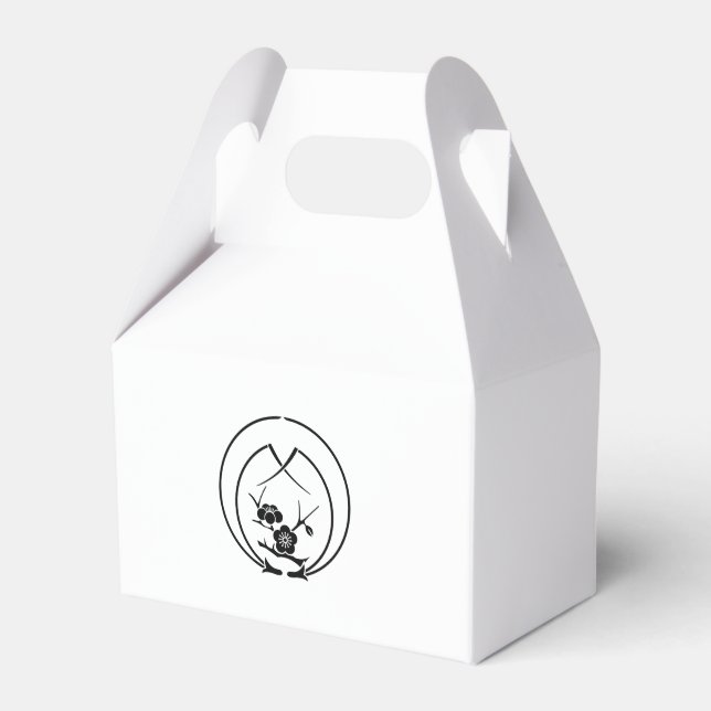 Ume branch in Embracing pine needles Favour Box (Front Side)
