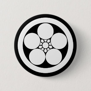 Umebachi-style plum blossom in circle 6 cm round badge
