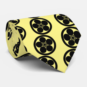 Umebachi-style plum blossom in circle tie