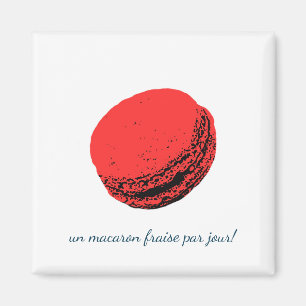 un macaron fraise par jour! magnet