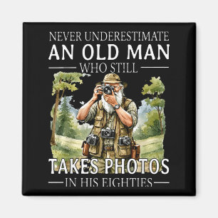 Underestimate An Old Man Who Is Takes Photos In Magnet