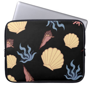 Underwater world seamless pattern in vintage. anim laptop sleeve