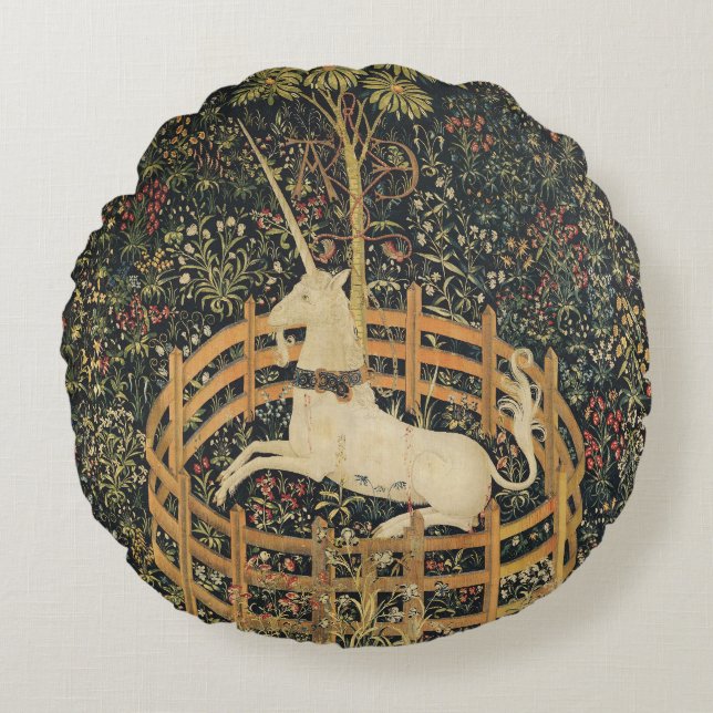 Unicorn Tapestries Classic Tapestry  Round Cushion (Front)