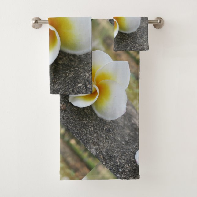 unique, beautiful, colourful, painted pattern a gr bath towel set (Insitu)