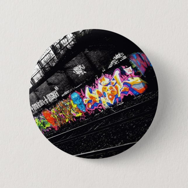 urban graffiti street art black & white with 6 cm round badge (Front)