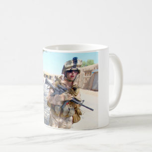 US COMBAT WOMEN COFFEE MUG