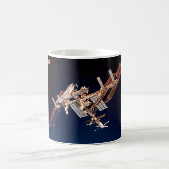 US SPACE SHUTTLE 1981-2011 COFFEE MUG (Center)