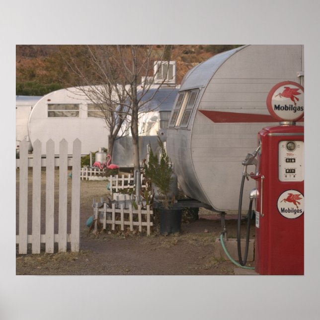 USA, Arizona, Bisbee: Shady Dell Motel, All Poster (Front)
