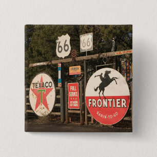 USA, Arizona, Sedona: Antique Advertising Signs 15 Cm Square Badge