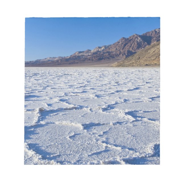 USA, CA, Death Valley NP, Salt Formations at Notepad (Front)