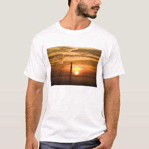 USA. California. San Francisco. Sun setting T-Shirt