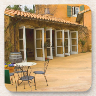 USA, California, Sonoma Valley, Patio at Viansa Coaster