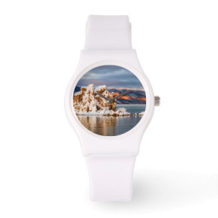 USA, California, Sunrise at Mono Lake Watch