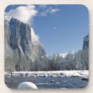USA, California, Yosemite NP. The Merced River, Coaster