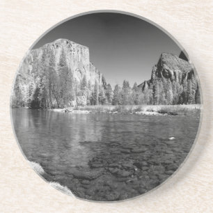 USA, California. Yosemite Valley View Coaster