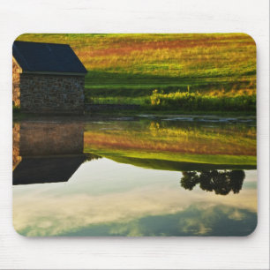 USA, Delaware, Wilmington. Stone barn on edge Mouse Pad