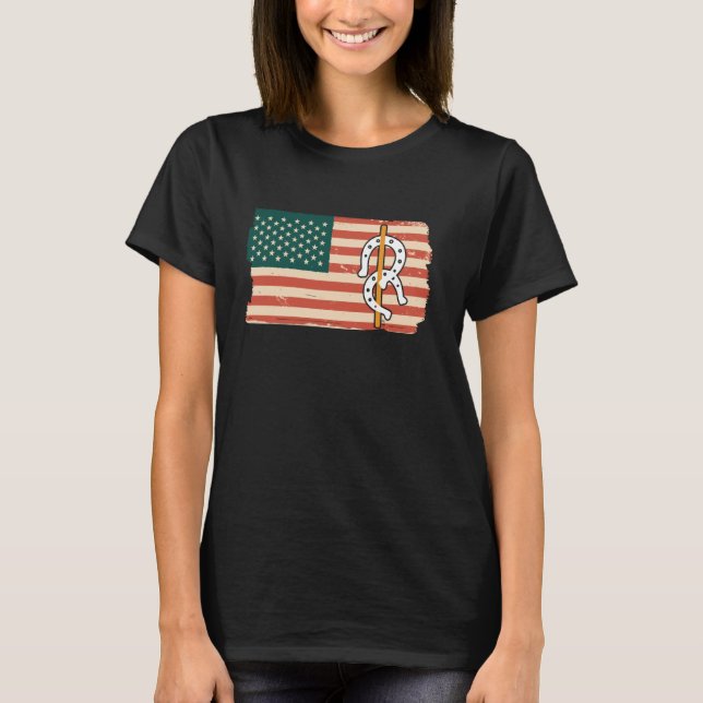 USA Flag America Flag Horseshoe Pitching T-Shirt (Front)