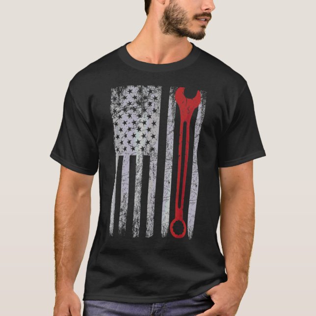 Usa Flag Auto Repairman Car Mechanic Wrench Worksh T-Shirt (Front)
