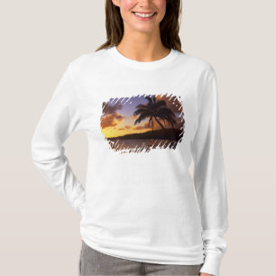 USA, Hawaii, Kauai, Colourful sunrise in a 2 T-Shirt