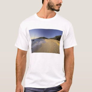 USA, Hawaii, Maui, Footprints in sand, Makena T-Shirt
