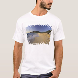 USA, Hawaii, Maui, Footprints in sand, Makena T-Shirt