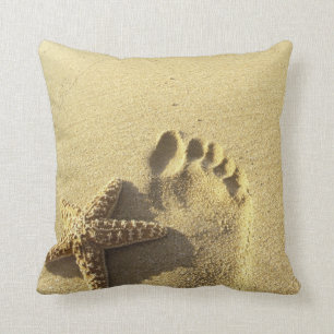 USA, Hawaii, Maui, Makena Beach, Footprint and Cushion