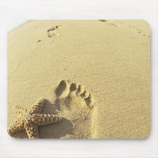 USA, Hawaii, Maui, Makena Beach, Footprint and Mouse Pad (Front)