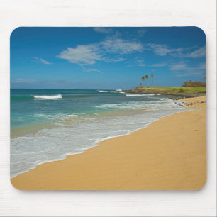 USA, Hawaii, Molokai Island, Three Mile Beach Mouse Pad