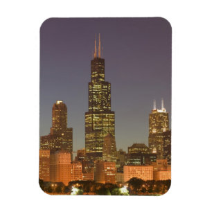 USA, Illinois, Chicago: City Skyline / Evening Magnet