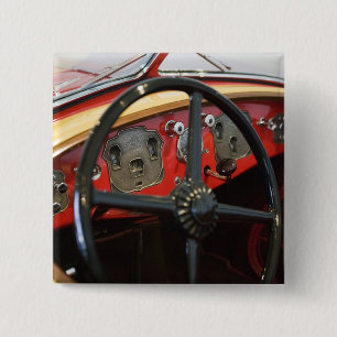 USA, Indiana, Auburn: Auburn, Cord, Duesenberg 2 15 Cm Square Badge
