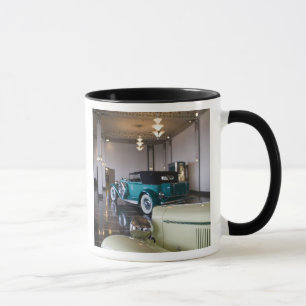 USA, Indiana, Auburn: Auburn, Cord, Duesenberg 8 Mug