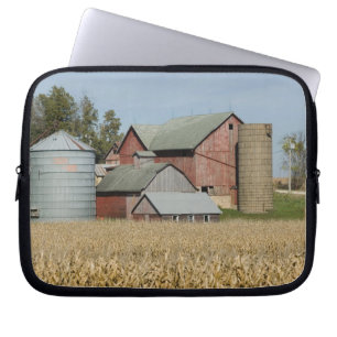 USA, IOWA, Froelich: Old farm Laptop Sleeve
