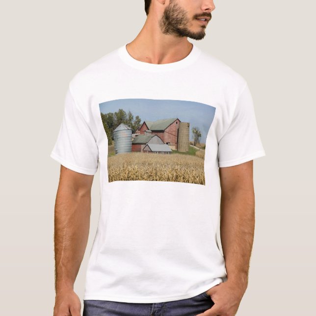 USA, IOWA, Froelich: Old farm T-Shirt (Front)