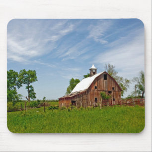 USA, Kansas. Old Red Barn Mouse Pad