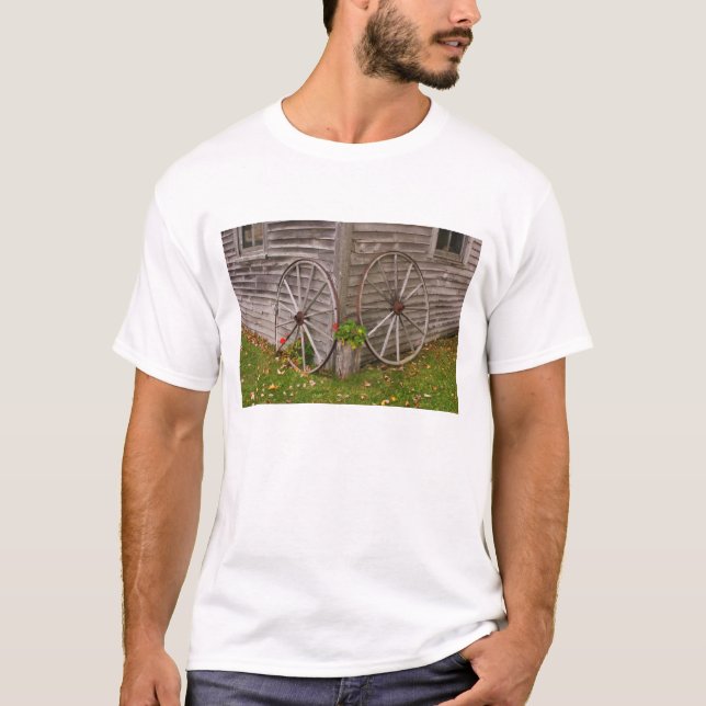 USA, Main. Wagon Wheels T-Shirt (Front)