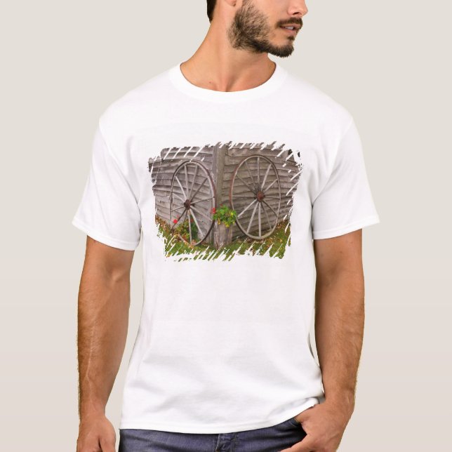 USA, Main. Wagon Wheels T-Shirt (Front)