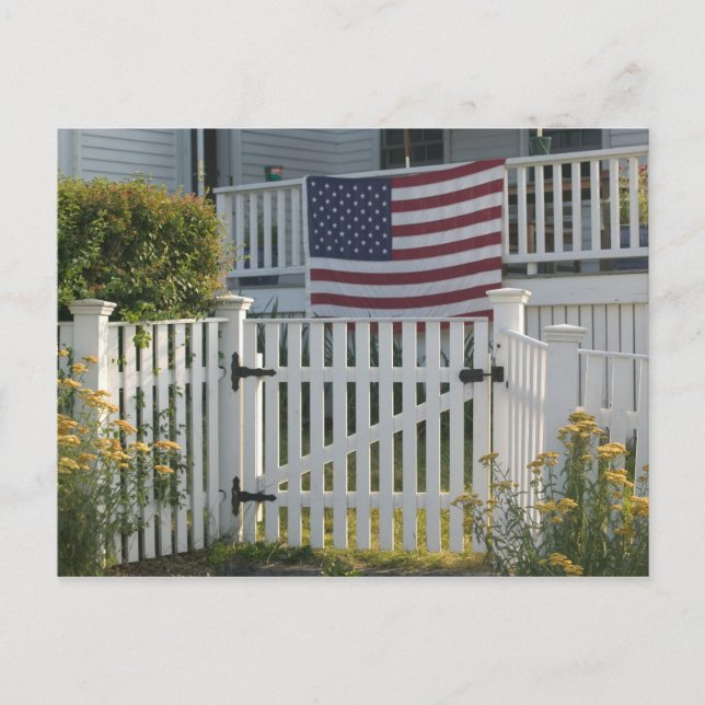USA, Massachusettes, Gloucester: Patriotic Fence Postcard (Front)