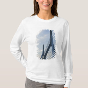 USA, Massachusetts, Boston. The Zakim Bridge. 2 T-Shirt