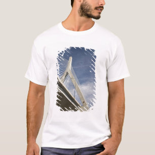 USA, Massachusetts, Boston. The Zakim Bridge. T-Shirt