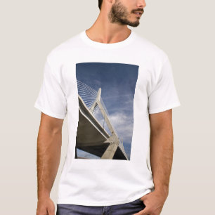 USA, Massachusetts, Boston. The Zakim Bridge. T-Shirt