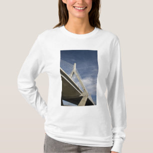 USA, Massachusetts, Boston. The Zakim Bridge. T-Shirt