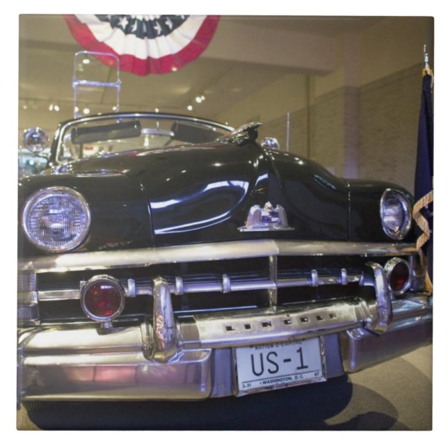 USA, Michigan, Dearborn: The Henry Ford Museum, 2 Tile (Front)