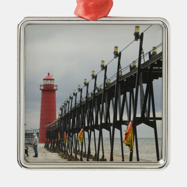 USA, Michigan, Lake Michigan Shore, Grand Haven: Metal Tree Decoration (Front)