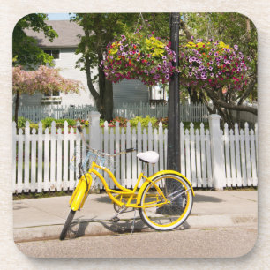 USA, Michigan, Mackinac Island. Yellow Bike Coaster