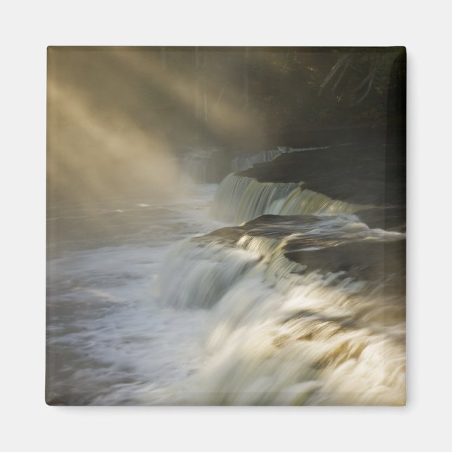 USA, Michigan, Upper Peninsula. Sunbeams on Magnet (Front)