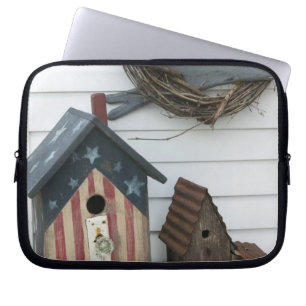 USA, Missouri, Herman: Patriotic Birdhouses, Laptop Sleeve