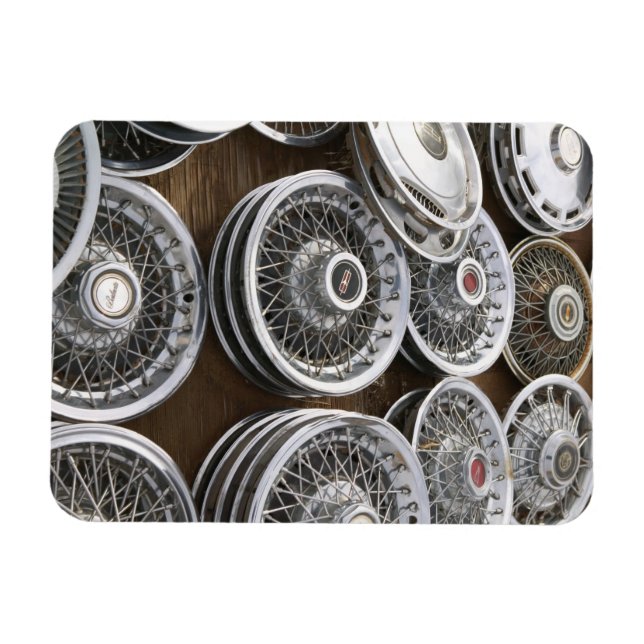 USA, New Mexico, Prewitt: Auto Hubcaps / Rt. 66 Magnet (Horizontal)