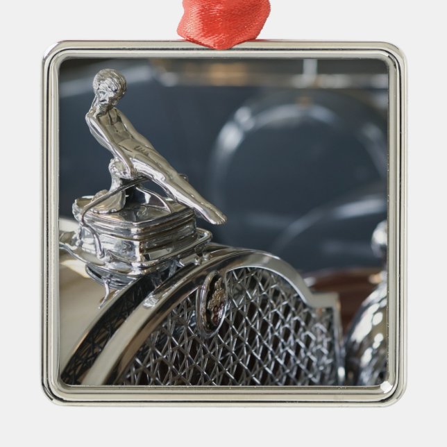 USA, Ohio, Dayton: America’s Packard Museum Metal Ornament (Front)