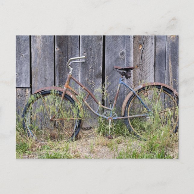 USA, Oregon, Bend. A dilapidated old bike Postcard (Front)