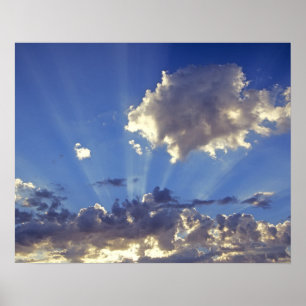 USA, Oregon, Bend. Sun rays fill the sky near Poster